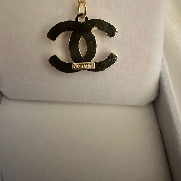 Custom Zipperpull pendant necklace - Picture 5 of 5